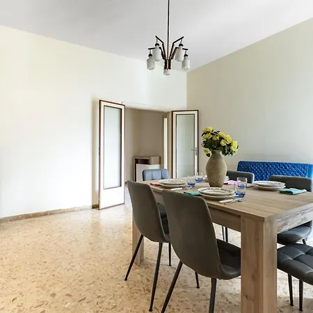 - Spacious Apartmente Near The Beach! 公寓 维亚雷焦