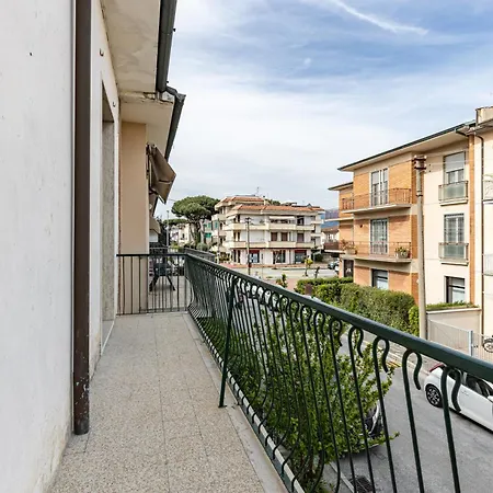 公寓 - Spacious Apartmente Near The Beach! 维亚雷焦
