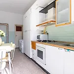 Apartamento Guesthost - Spacious Apartmente Near The Beach! *