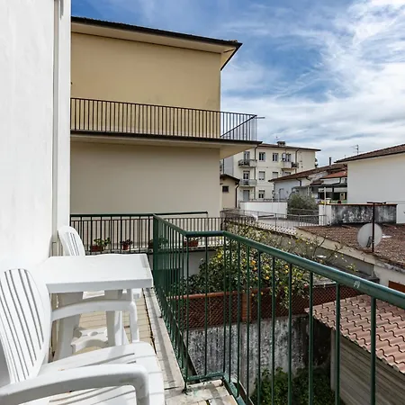 Apartamento Guesthost - Spacious Apartmente Near The Beach! *